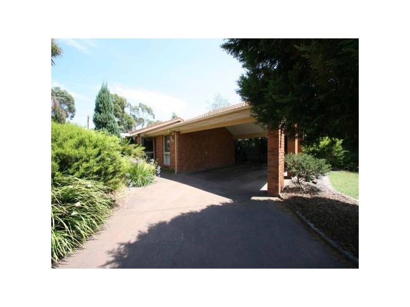 5 Bellfield Drive, Lysterfield VIC 3156