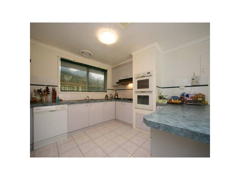 5 Bellfield Drive, Lysterfield VIC 3156