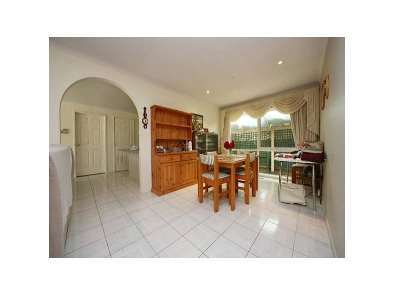 5 Bellfield Drive, Lysterfield VIC 3156