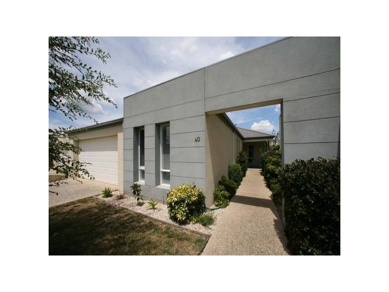 40 Sovereign Manors Crescent, Rowville VIC 3178