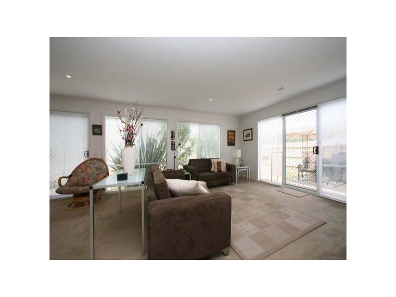 40 Sovereign Manors Crescent, Rowville VIC 3178