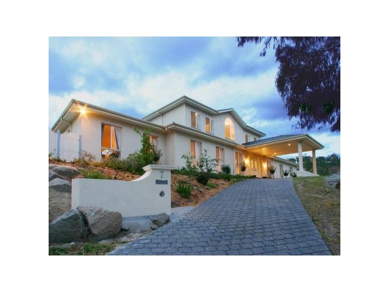 7 Hillside Court, Lysterfield South VIC 3156