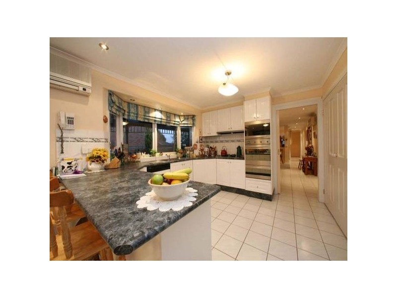 73 Quail Way, Rowville VIC 3178