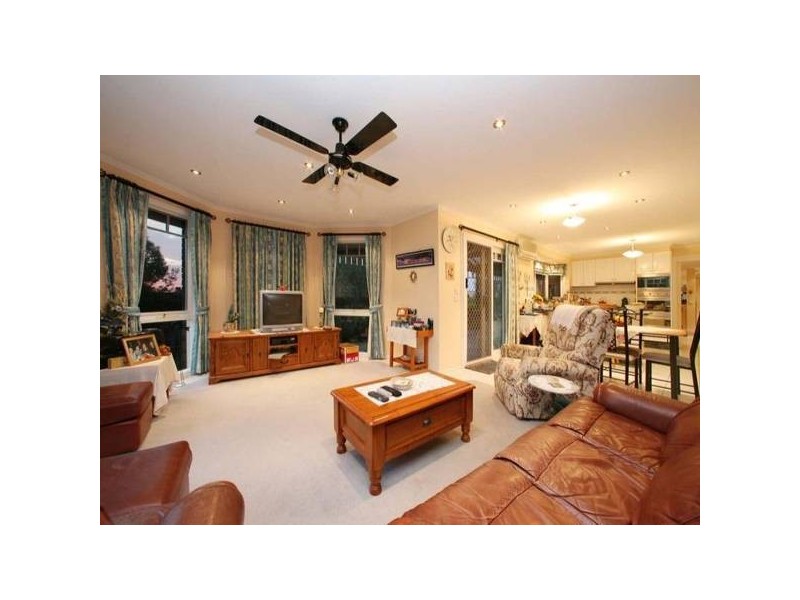 73 Quail Way, Rowville VIC 3178