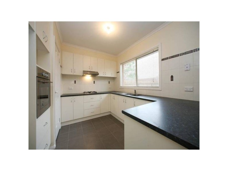 2/4 Lambourne Avenue, Rowville VIC 3178