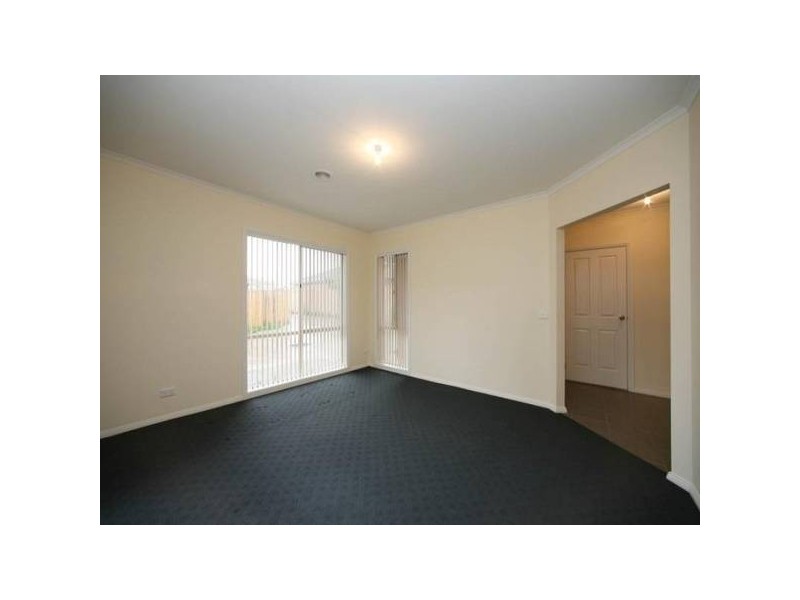 2/4 Lambourne Avenue, Rowville VIC 3178