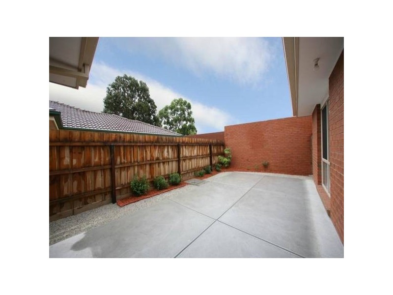 2/4 Lambourne Avenue, Rowville VIC 3178