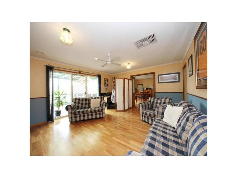 18 Harry Nance Close, Lysterfield VIC 3156