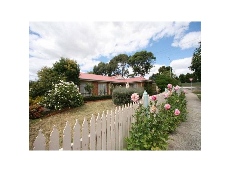 2 Wyandra Way, Rowville VIC 3178