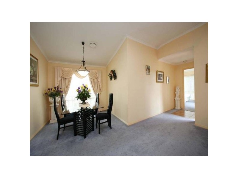 2 Wyandra Way, Rowville VIC 3178