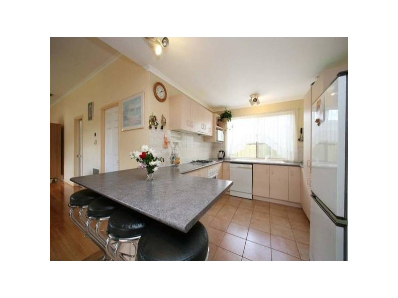 2 Wyandra Way, Rowville VIC 3178