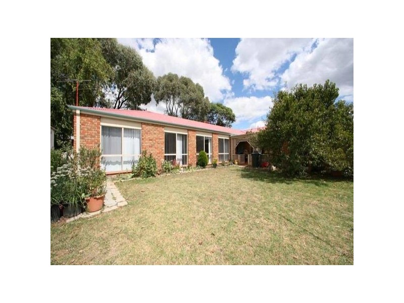 2 Wyandra Way, Rowville VIC 3178