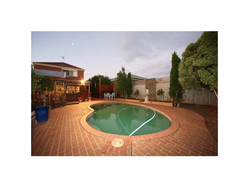 16 Tara Close, Rowville VIC 3178