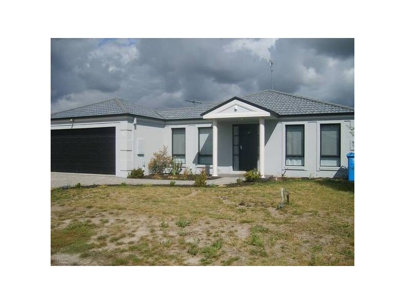 28 Abbey Road, Narre Warren South VIC 3805