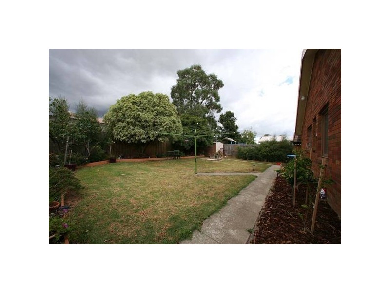 13 Laanecoorie Drive, Lysterfield VIC 3156