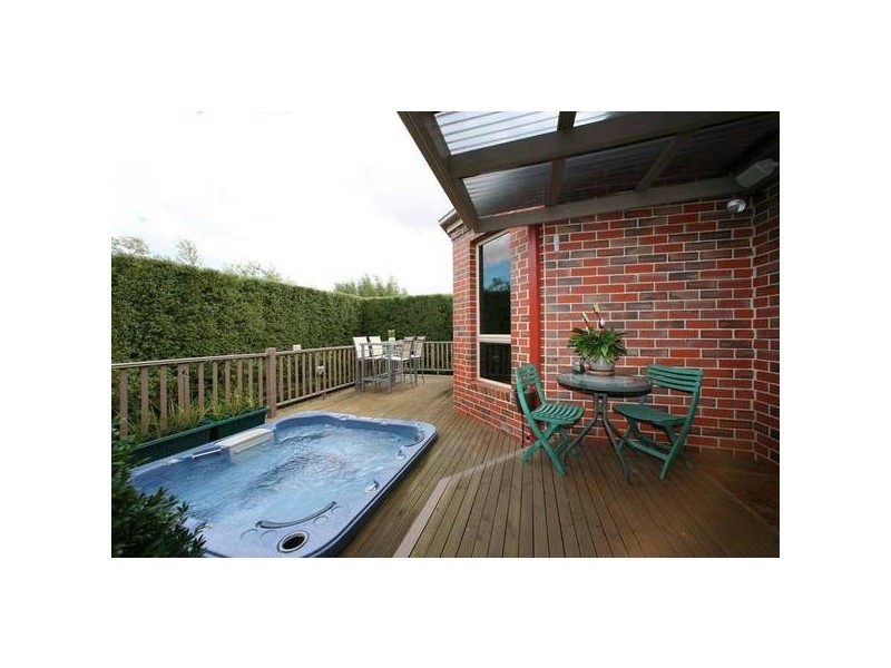 202 Karoo Road, Rowville VIC 3178