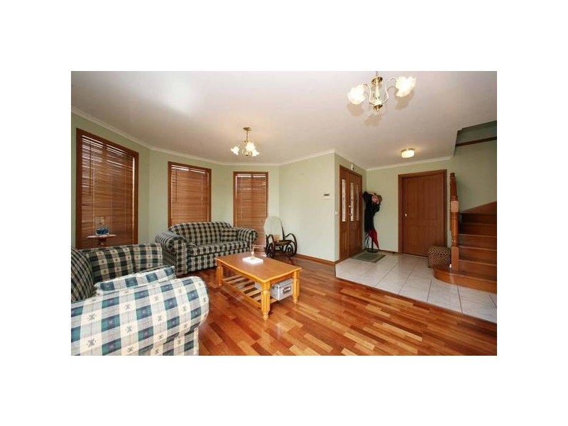 15 Landsborough Avenue, Rowville VIC 3178