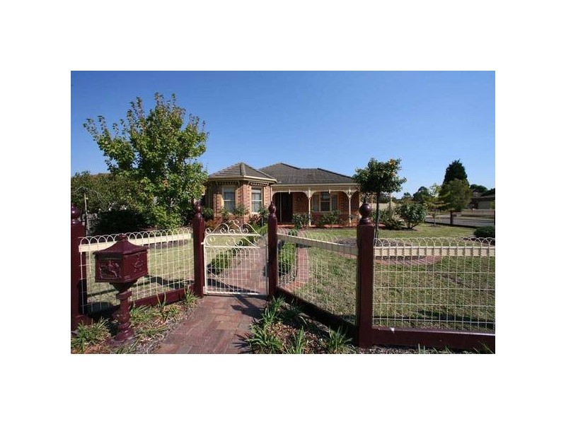 15 Segarta Circuit, Ferntree Gully VIC 3156