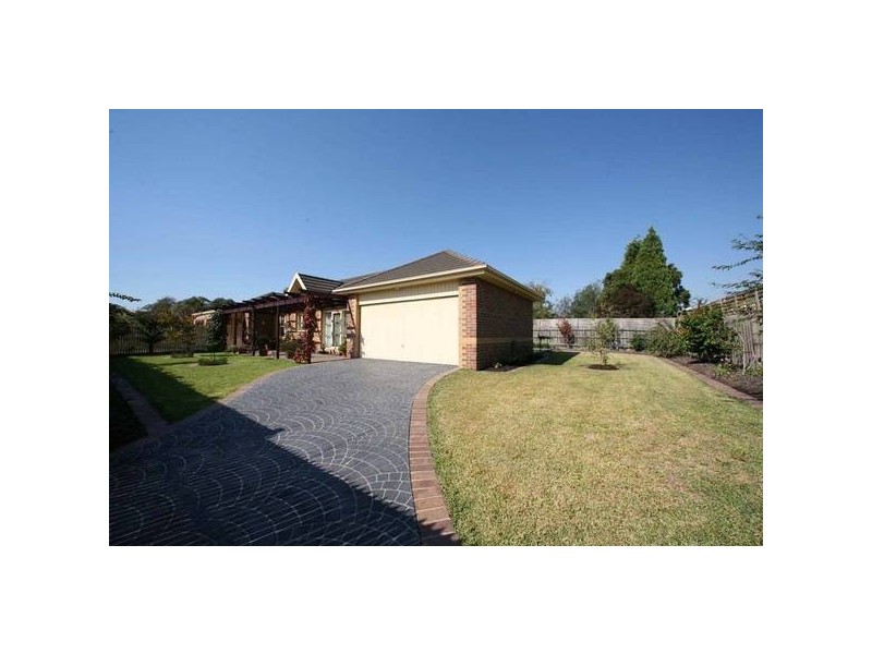 15 Segarta Circuit, Ferntree Gully VIC 3156