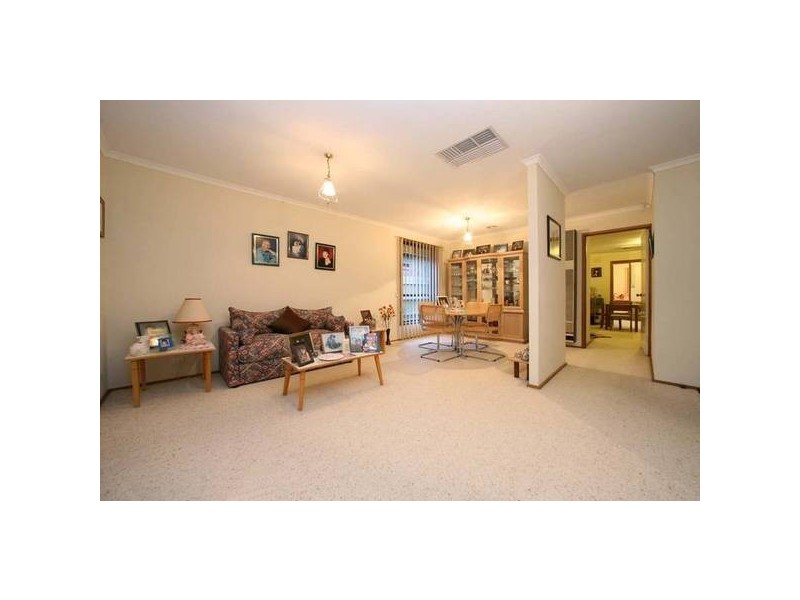 17 Malmsbury Crescent, Rowville VIC 3178