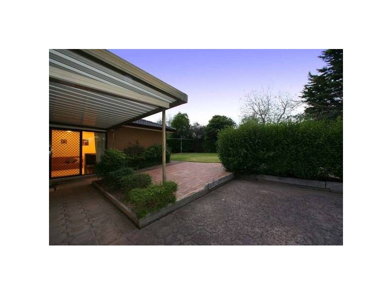 17 Malmsbury Crescent, Rowville VIC 3178