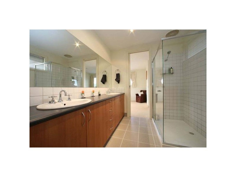 12 Shearer Drive, Rowville VIC 3178