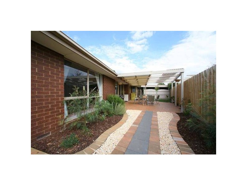 25 Lakesfield Drive, Lysterfield VIC 3156