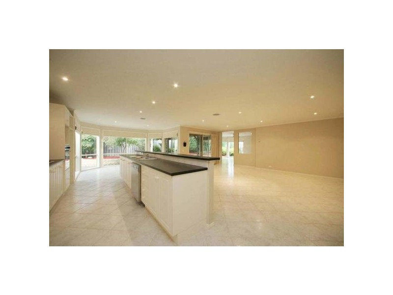 38 Kilcunda Drive, Rowville VIC 3178