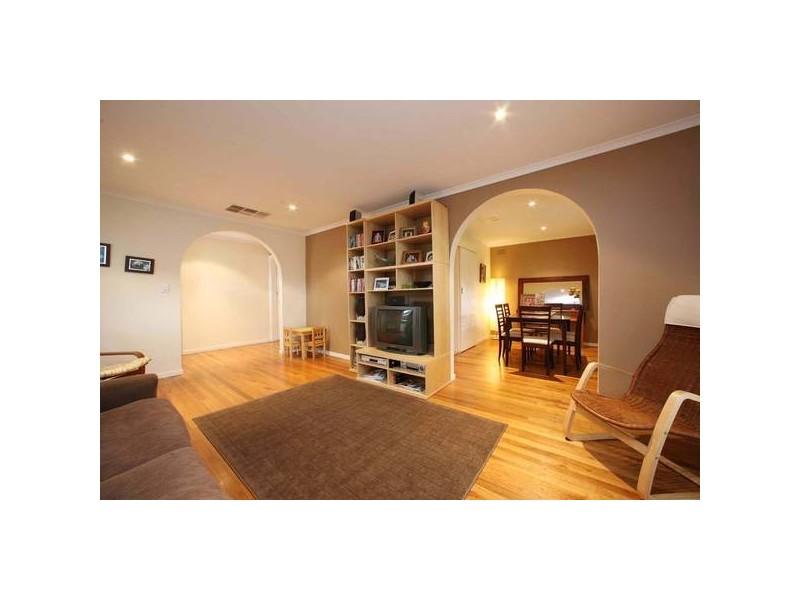 42 Windermere Drive, Ferntree Gully VIC 3156