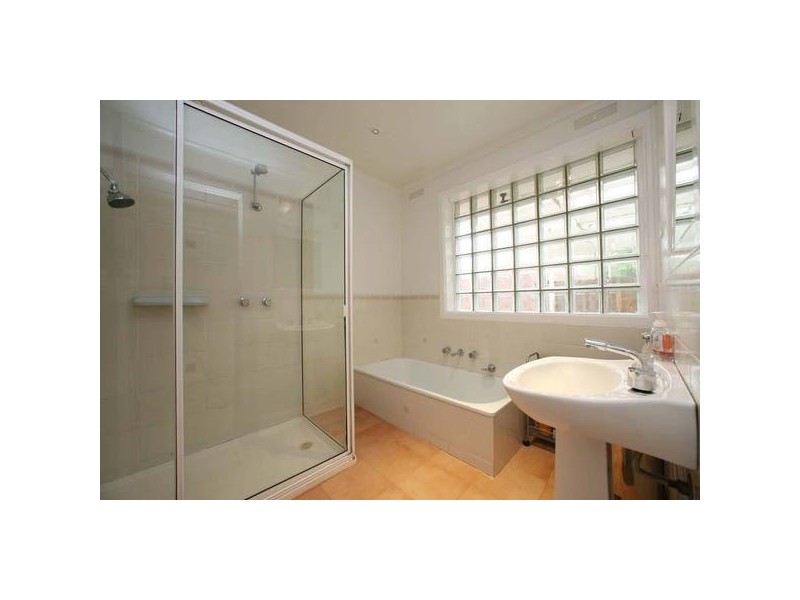 42 Windermere Drive, Ferntree Gully VIC 3156