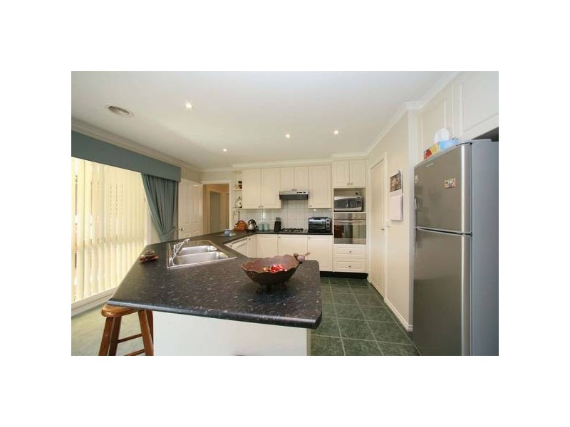 6 Pejaro Court, Knoxfield VIC 3180