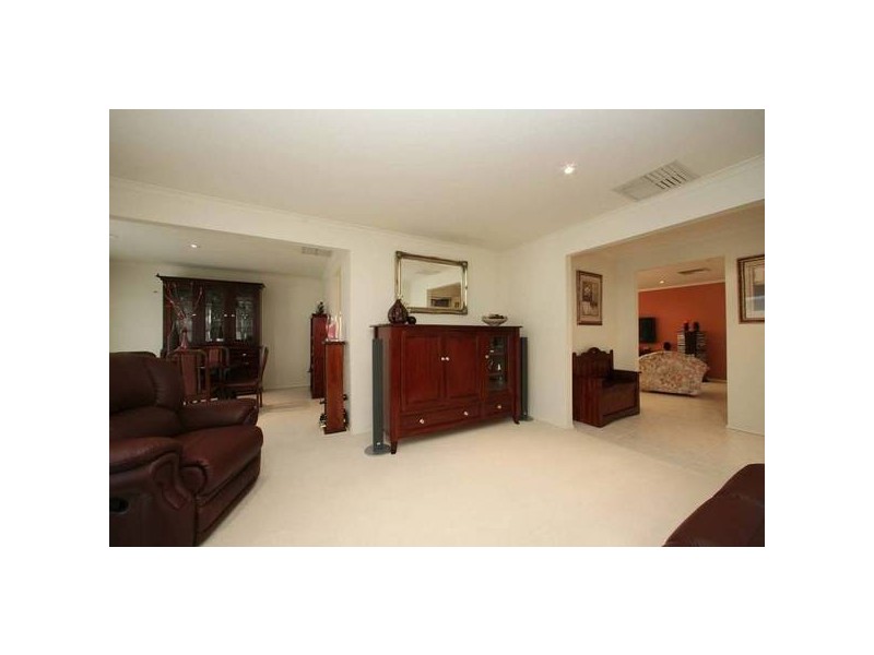 5 Lucy Hill Rise, Rowville VIC 3178