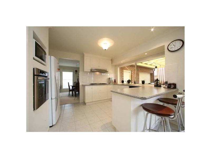 5 Lucy Hill Rise, Rowville VIC 3178