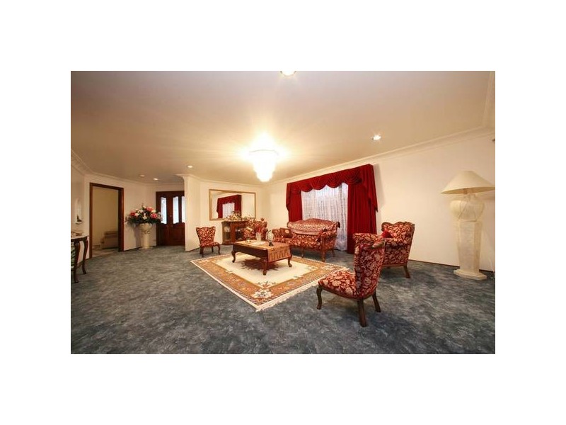 1 Yvette Drive, Rowville VIC 3178