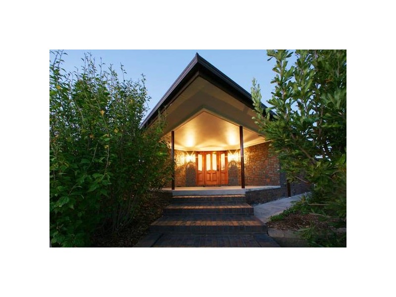 1 Yvette Drive, Rowville VIC 3178