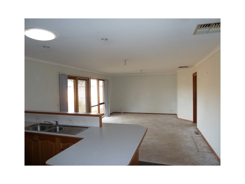 1 Leah Court, Rowville VIC 3178