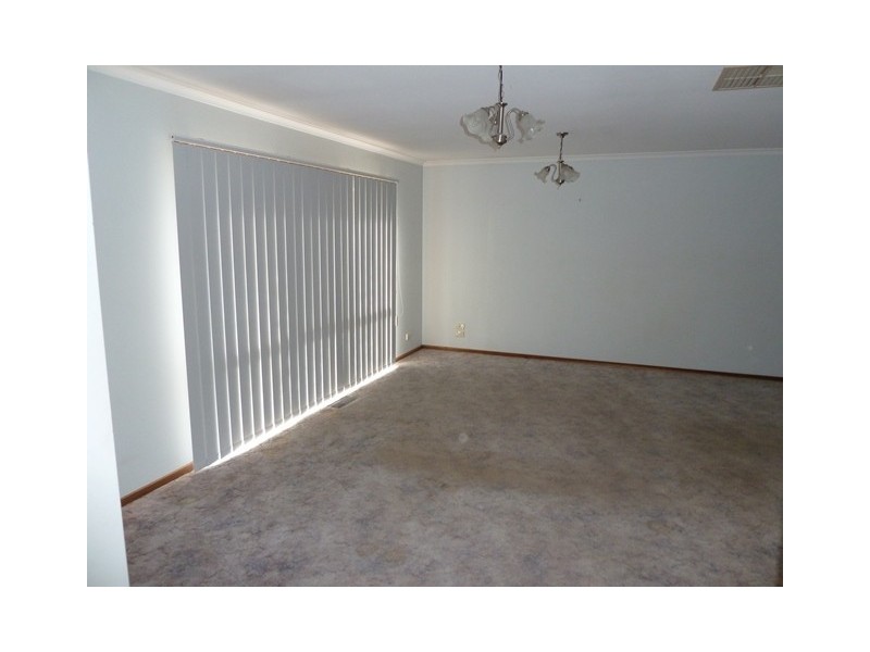 1 Leah Court, Rowville VIC 3178