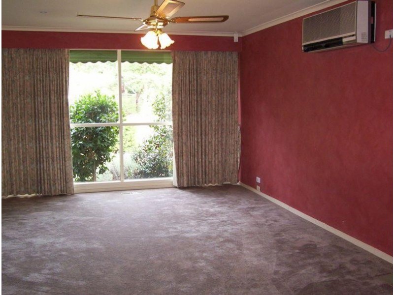 19 Richborough Grove, Ferntree Gully VIC 3156