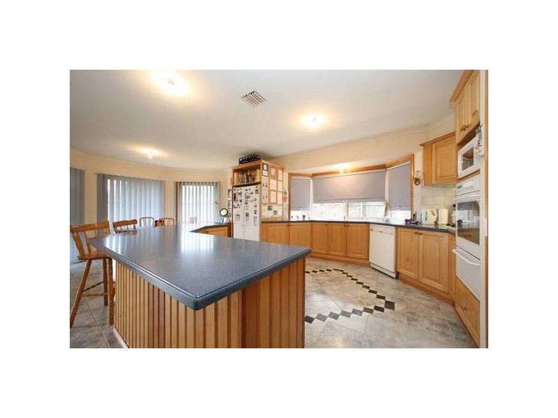 10 Palm Court, Lysterfield VIC 3156