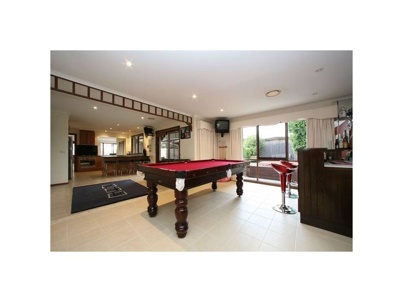345 Dandelion Drive, Rowville VIC 3178