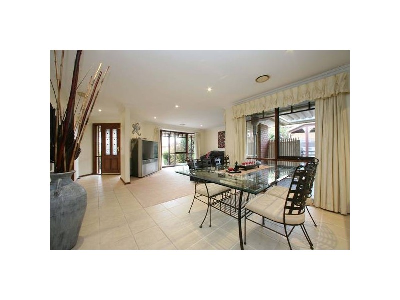 345 Dandelion Drive, Rowville VIC 3178