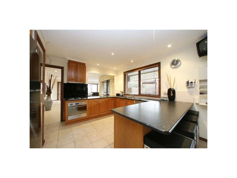 345 Dandelion Drive, Rowville VIC 3178