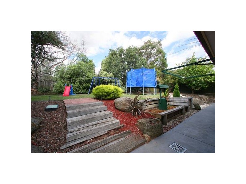 345 Dandelion Drive, Rowville VIC 3178