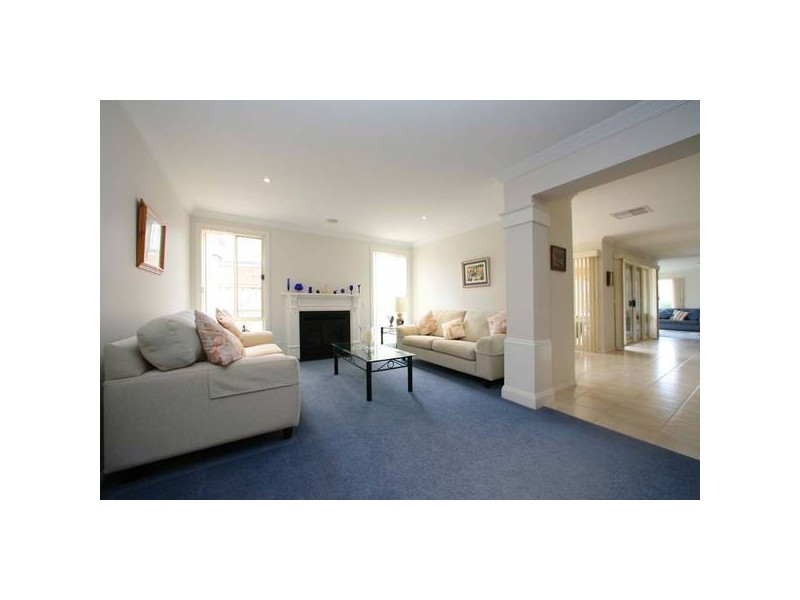 27 Ellendale Street, Rowville VIC 3178