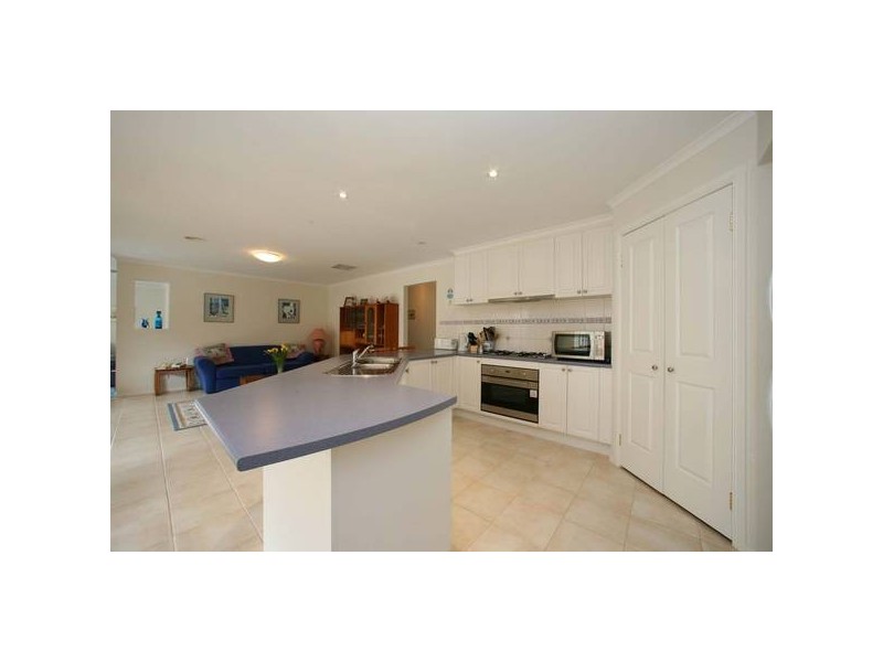 27 Ellendale Street, Rowville VIC 3178