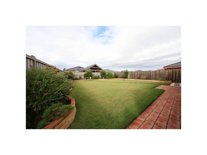 27 Ellendale Street, Rowville VIC 3178