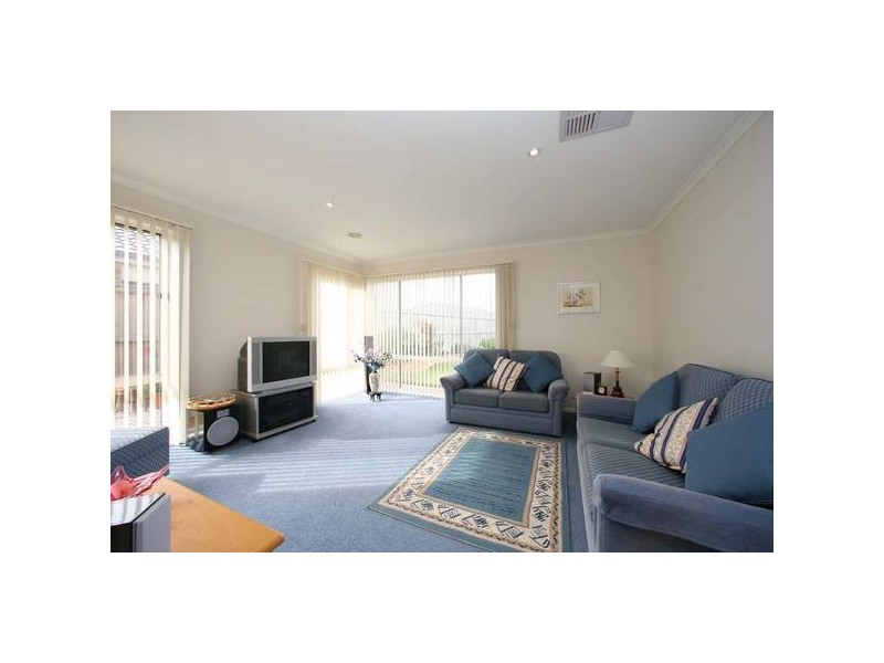 27 Ellendale Street, Rowville VIC 3178