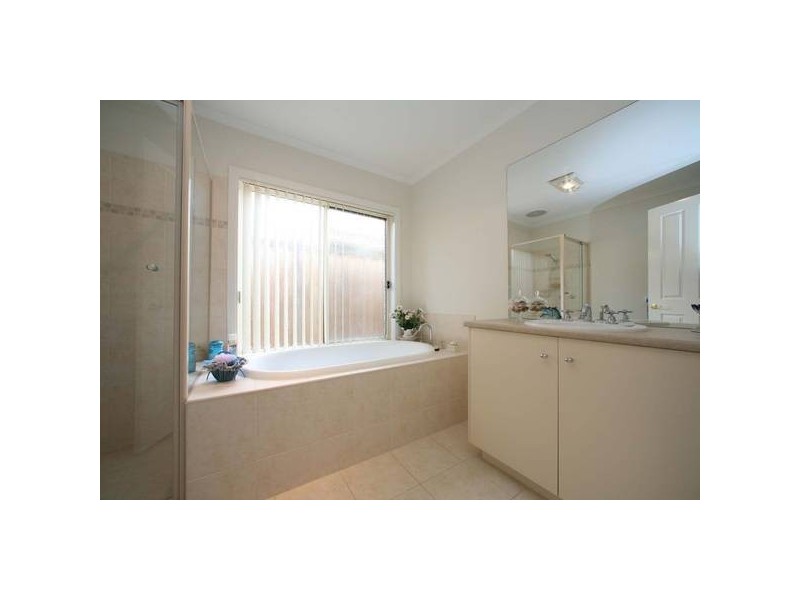 27 Ellendale Street, Rowville VIC 3178