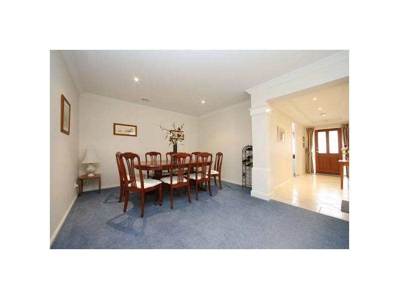 27 Ellendale Street, Rowville VIC 3178