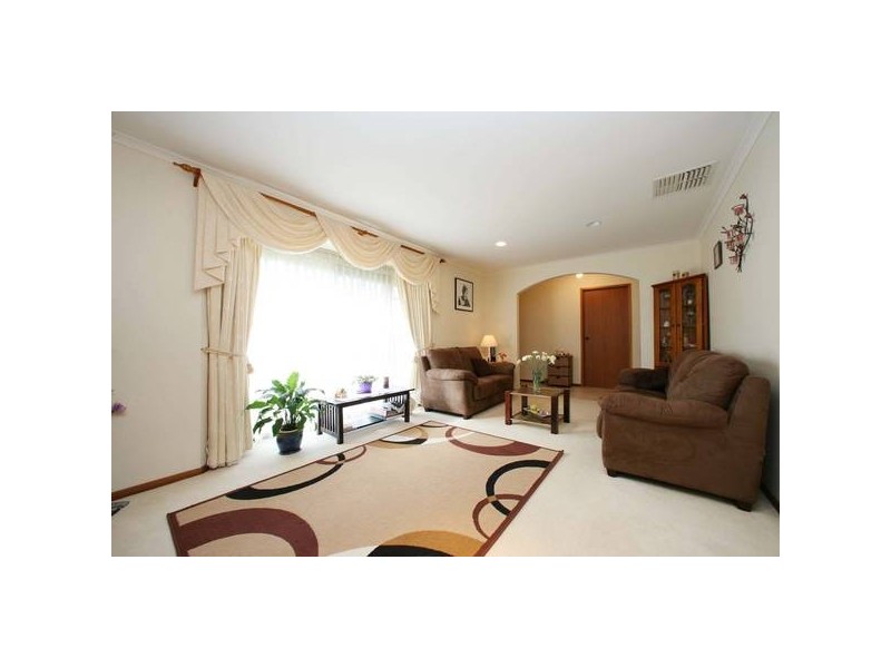 280 Dandelion Drive, Rowville VIC 3178